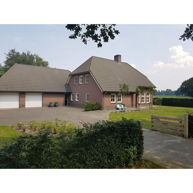 Vergezicht groot en luxe vakantiehuis in Brabant