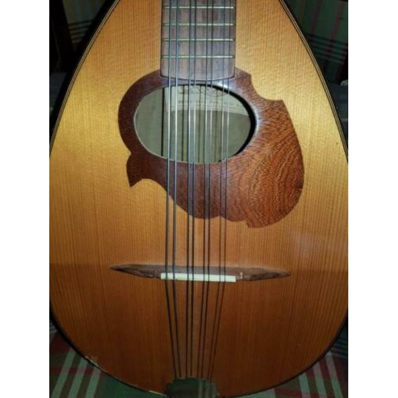 Mandoline, luit,mooi in engels sfeerhuis.