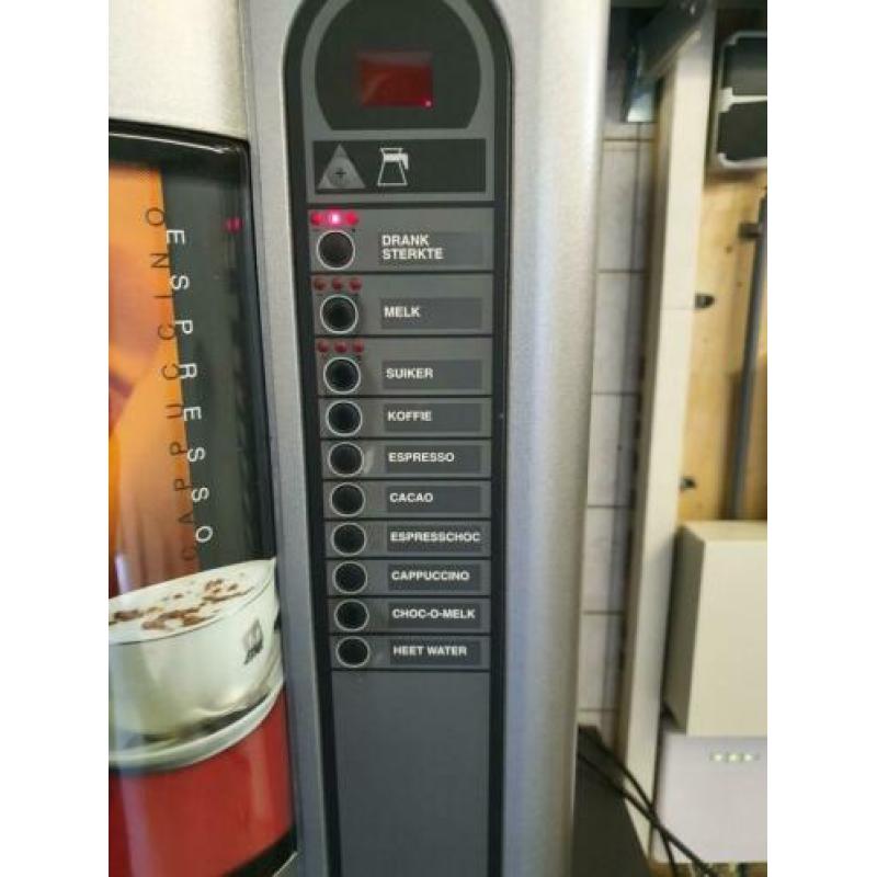 Etna koffieautomaat , goed werkend (in gebruik)