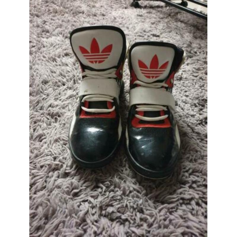 Adidas roundhouse mid