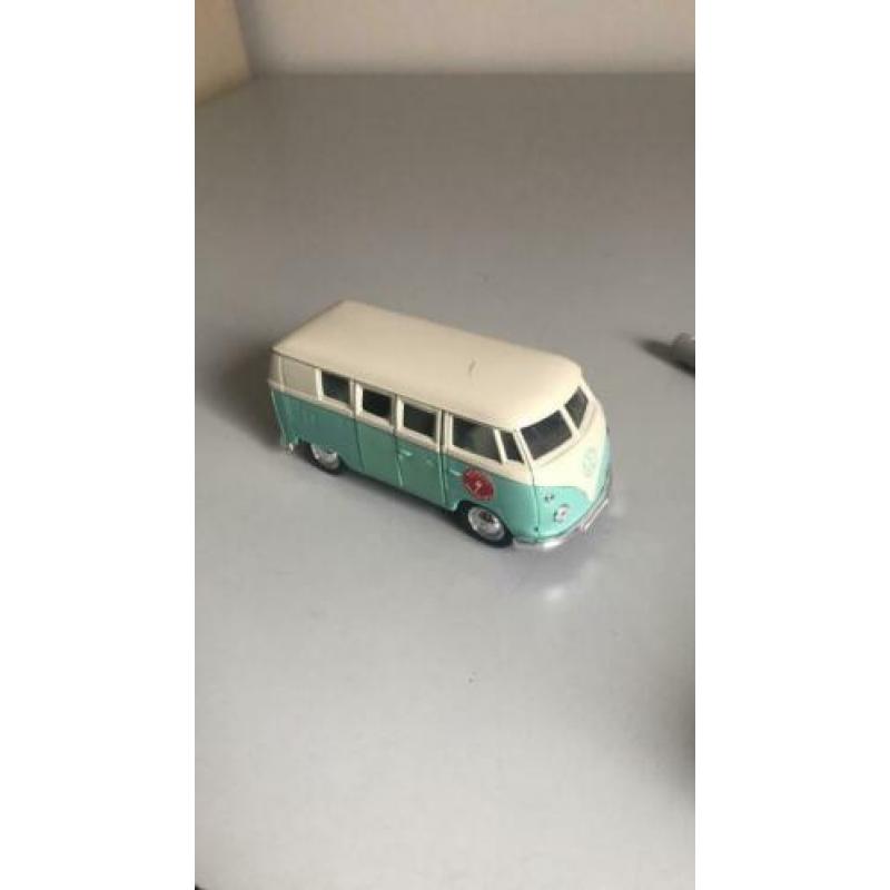 Volkswagen Classic Bus 1962 model auto