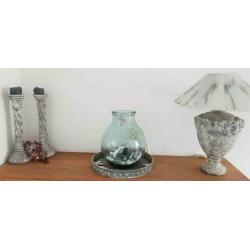 Accecoires, lamp, kandelaar en dienblad
