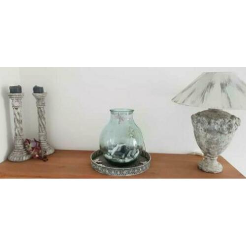 Accecoires, lamp, kandelaar en dienblad