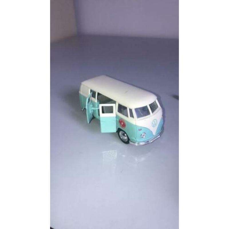 Volkswagen Classic Bus 1962 model auto