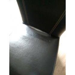 eettafel met zes stoelen