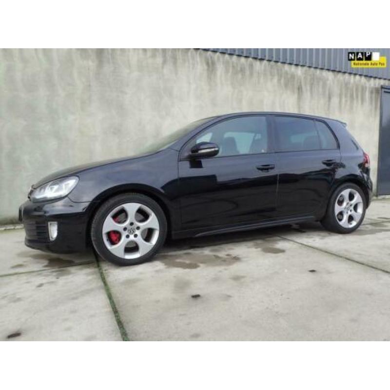 Volkswagen Golf 2.0 GTI 211 PK NAV, LMV, airco