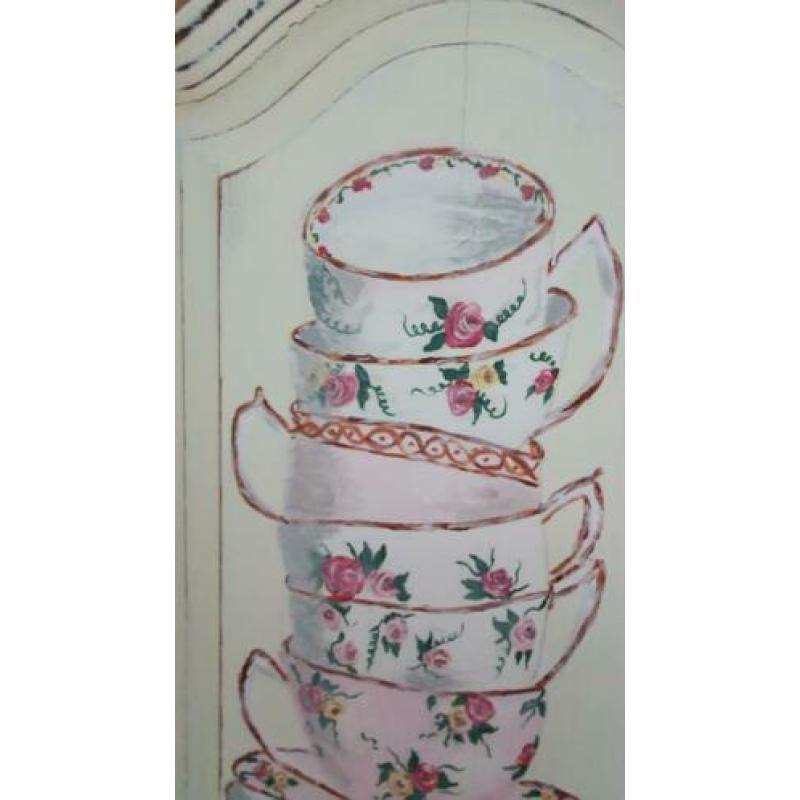 Brocante wanddecoratie kastdeurtje acrylverf kopjes