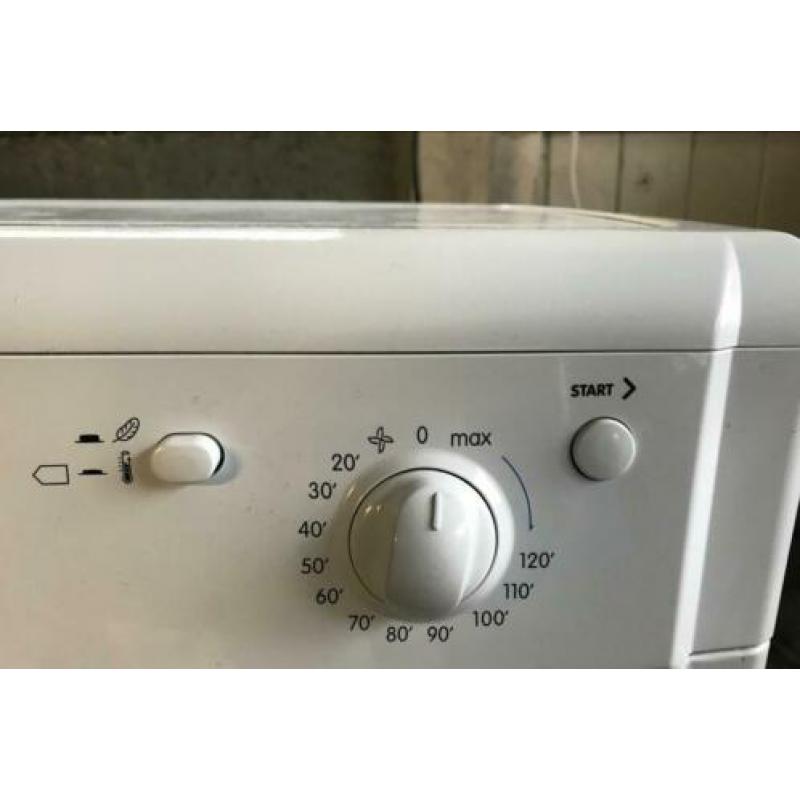 Luchtafvoer Wasdroger Indesit IDV75, werkend.