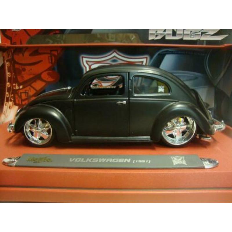 Volkswagen Kever Urban VBUG Mat zwart 1951 Maisto 1:18 KRD