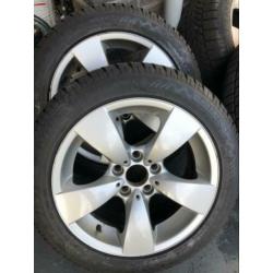 Originele BMW E60 velgen met dunlop runflat winterbanden