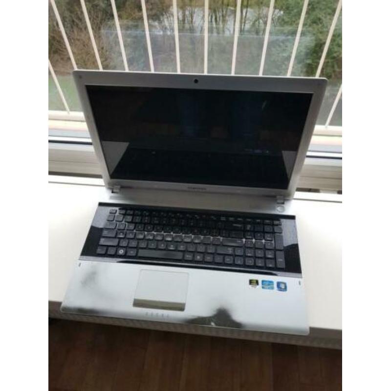 Samsung RV720