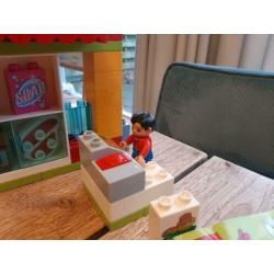 Duplo winkeltje, bijna compleet op 2 steentjes na