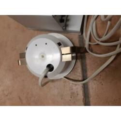 Bewegings melder 2x voor in het plafond. Inbouw.