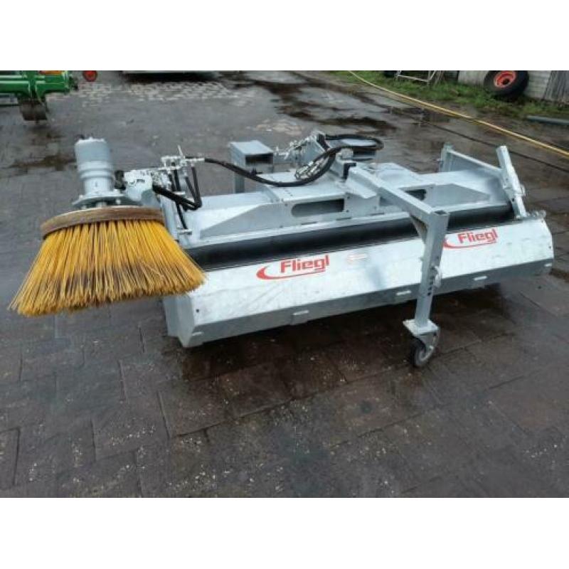 Fliegl veegmachine