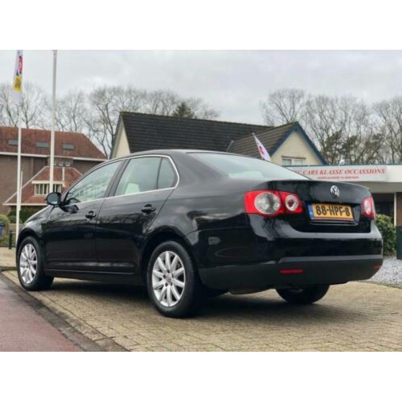 Volkswagen JETTA 1.6 COMFORTLINE 157.000 KM. / 2009