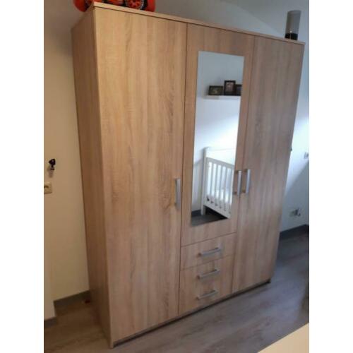 Kledingkast te koop!