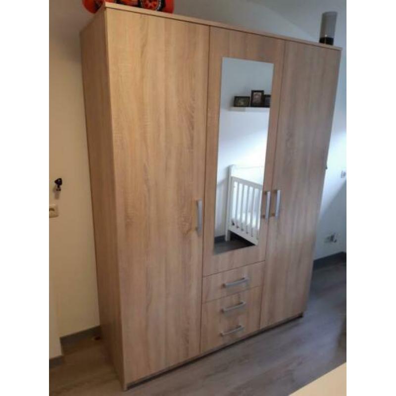 Kledingkast te koop!