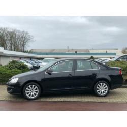 Volkswagen JETTA 1.6 COMFORTLINE 157.000 KM. / 2009