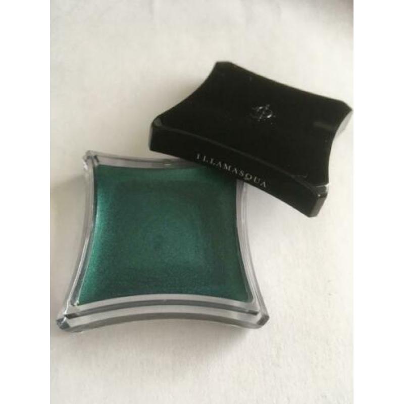 Illamasqua liquid metal groene oogschaduw Stoic