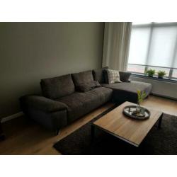 MOET WEG, bank met loungegedeelte!
