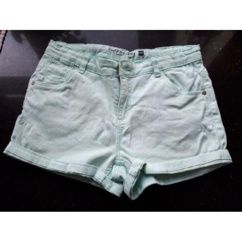 Hema mintgroene korte broek, maat 158/164