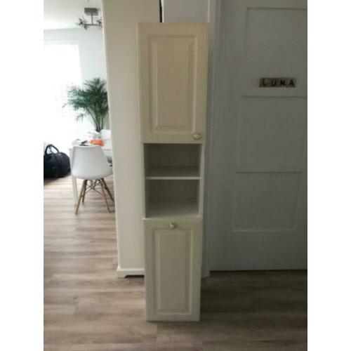 IKEA badkamerkast met wasmand