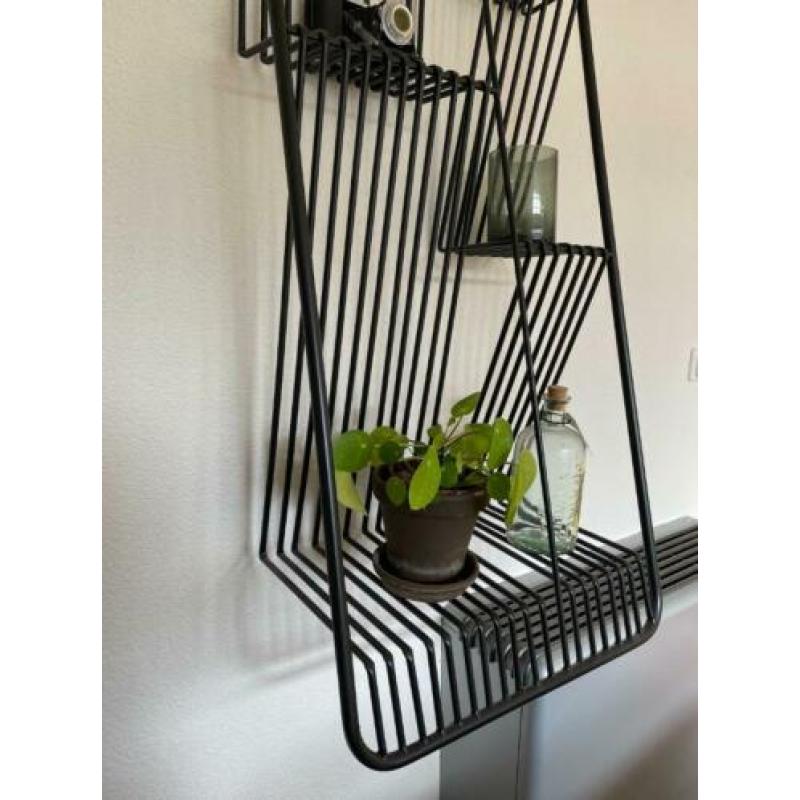 Wandrek modern zwart staal