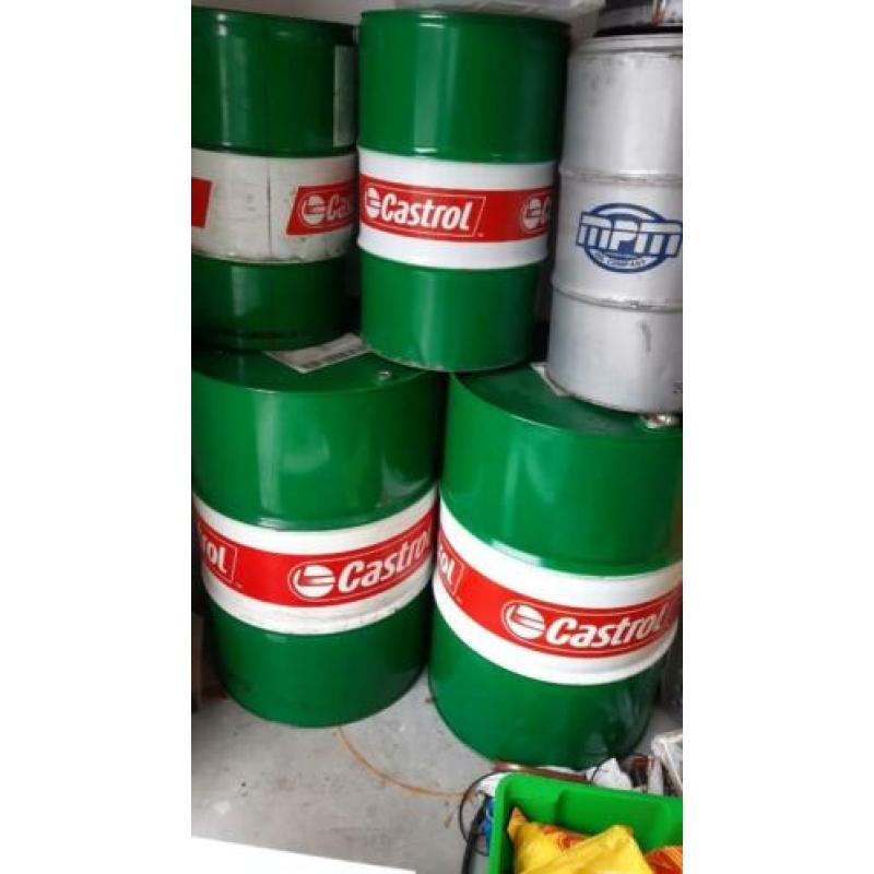 Oliedrum olievaten castrol groot 200l en klein
