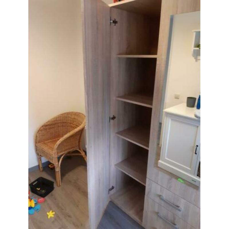 Kledingkast te koop!