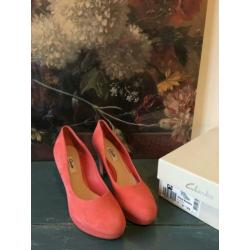 Als nieuw. Clarks pumps maat 41 suède