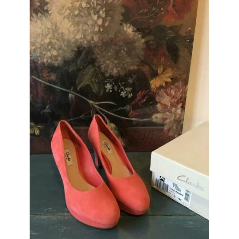 Als nieuw. Clarks pumps maat 41 suède