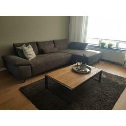 MOET WEG, bank met loungegedeelte!