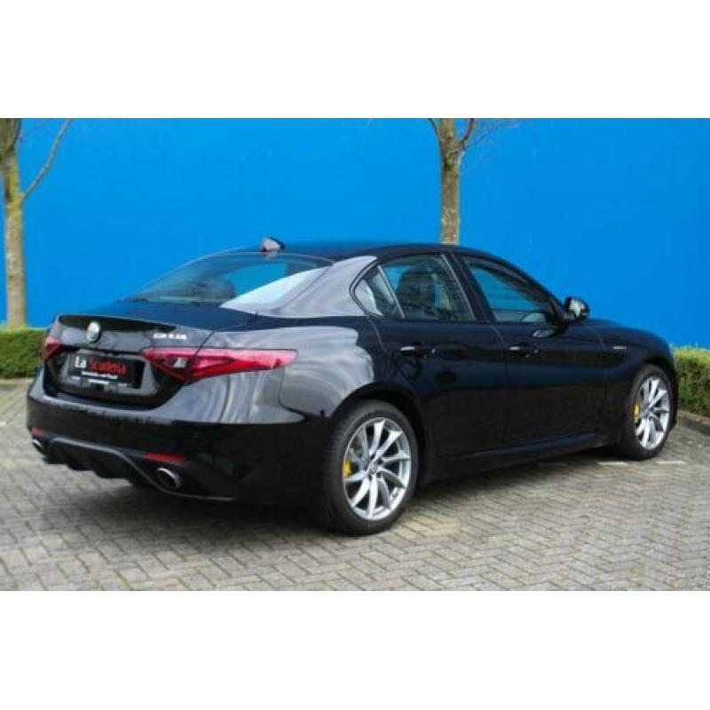 Alfa Romeo Giulia 2.0 T AWD Veloce