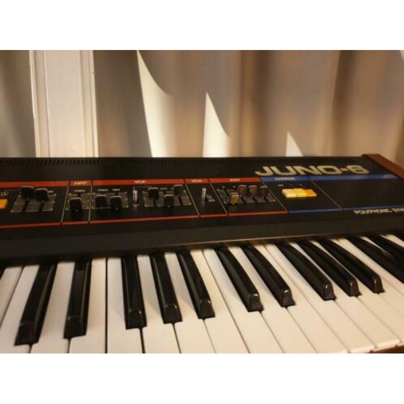 Roland Juno 6