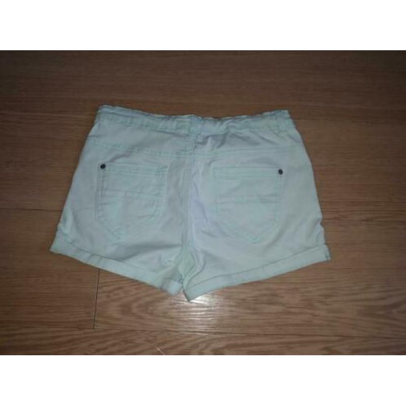 Hema mintgroene korte broek, maat 158/164