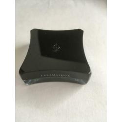 Illamasqua liquid metal groene oogschaduw Stoic