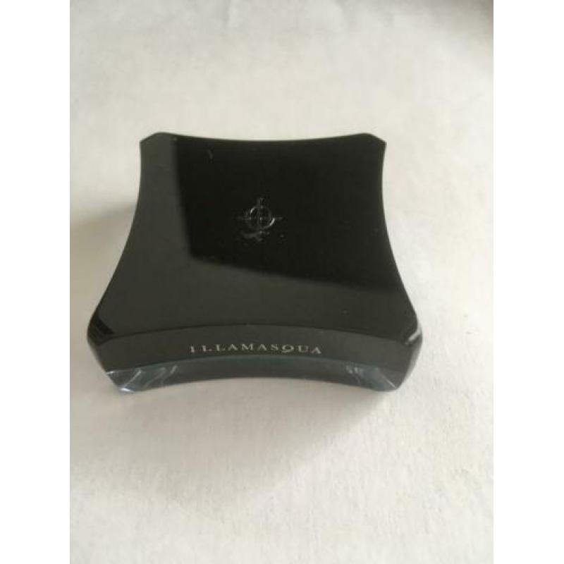 Illamasqua liquid metal groene oogschaduw Stoic