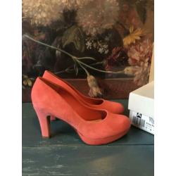 Als nieuw. Clarks pumps maat 41 suède