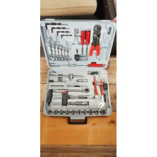 Gereedschap, koffer / popnagel / Bahco / boren / inbus etc