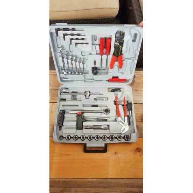 Gereedschap, koffer / popnagel / Bahco / boren / inbus etc
