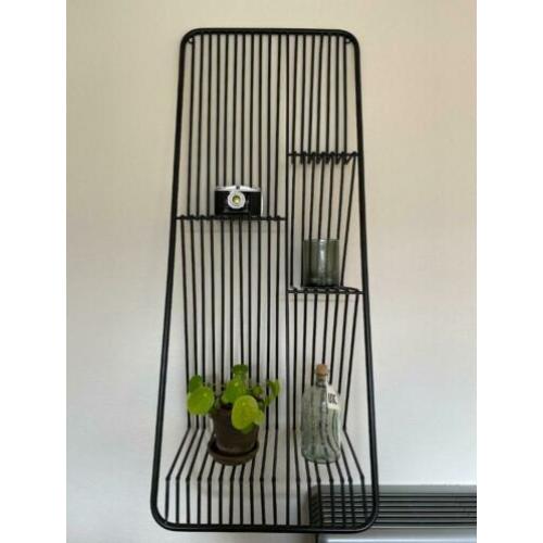 Wandrek modern zwart staal