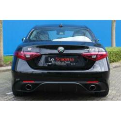 Alfa Romeo Giulia 2.0 T AWD Veloce