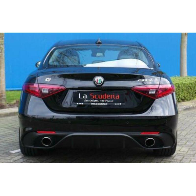 Alfa Romeo Giulia 2.0 T AWD Veloce