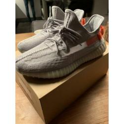 Yeezy boost 46 2/3