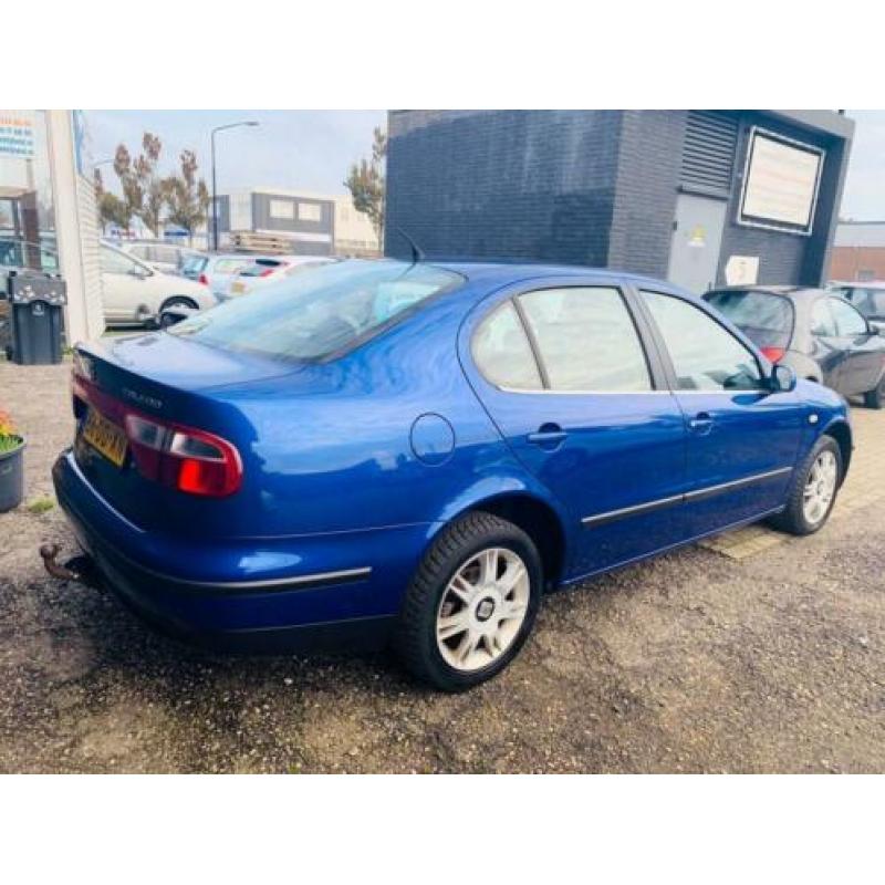 SEAT Toledo 1.6 Sport airco elek ramen trekhaak nette auto !