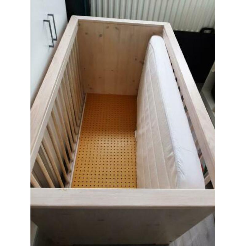 Complete whitewash babykamer te koop.