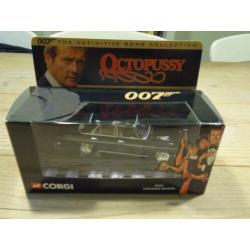 Mercedes Saloon, 007 'Octopussy' 1:36