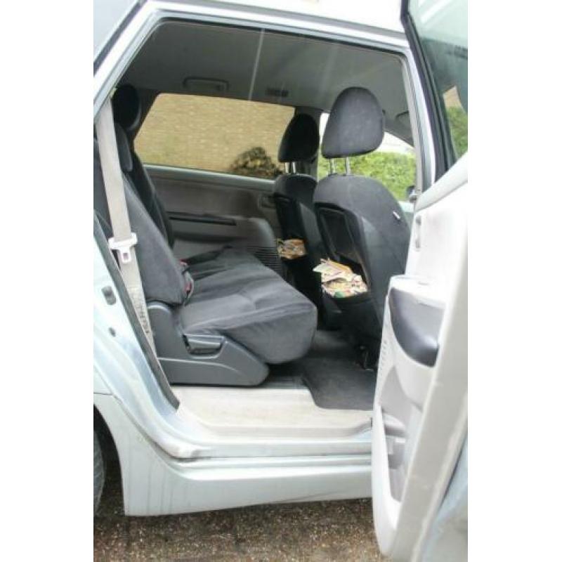 Mitsubishi Grandis 2.4 Mivec 7 2004 Grijs
