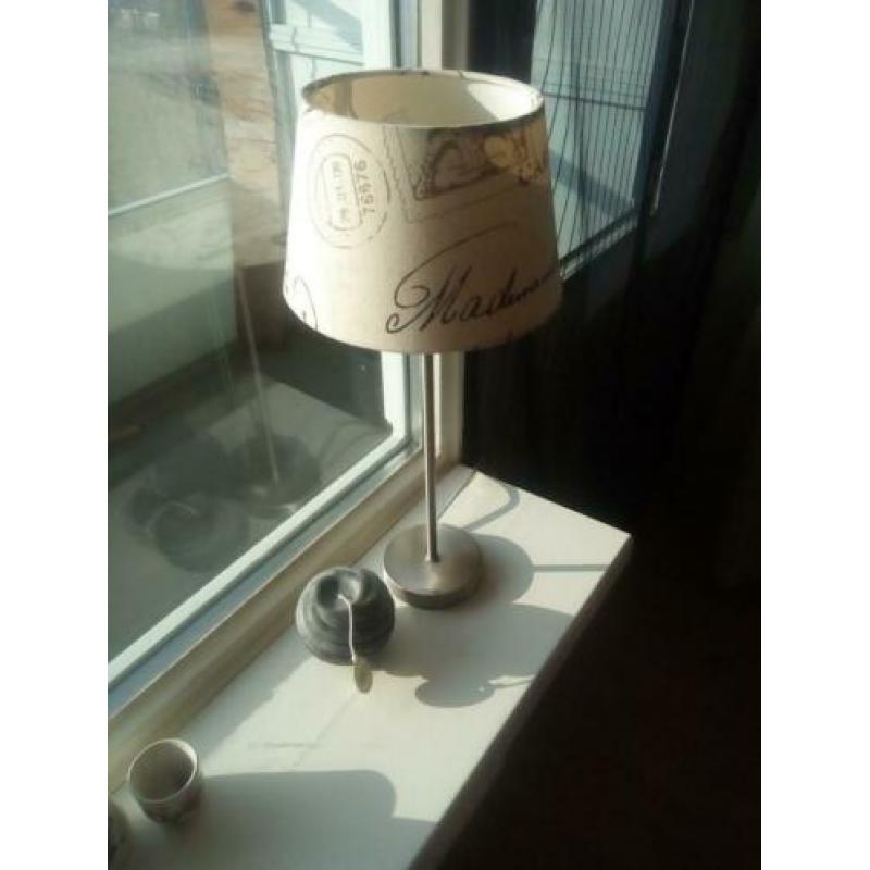 Te koop aangeboden twee leuke tafel/schemer lampen