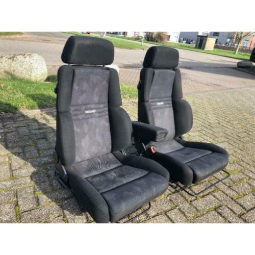 Een Recaro seat auto stoel in uw Defender zit 30 x beter....